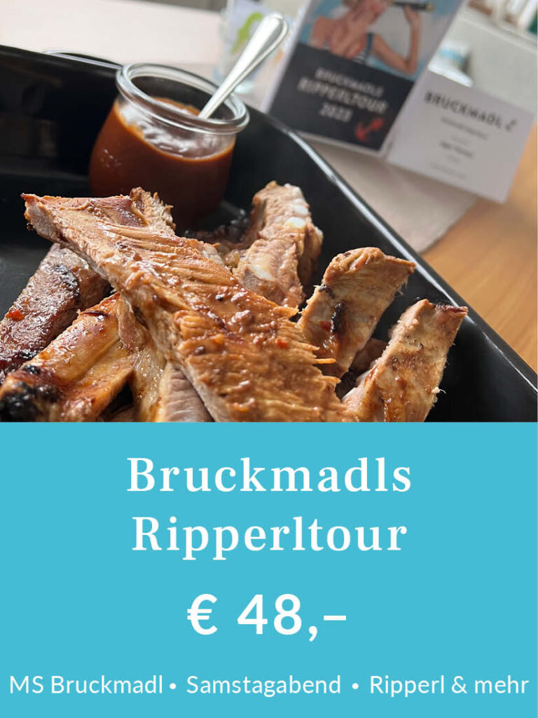 Bruckmadls Ripperltour samstagabends ab Regensburg mit dem MS Bruckmadl. Tickets für 48 Euro pro Person inkl. Ripperl und Beilagen. Für mehr Infos oder eine Buchung bitte hier klicken.